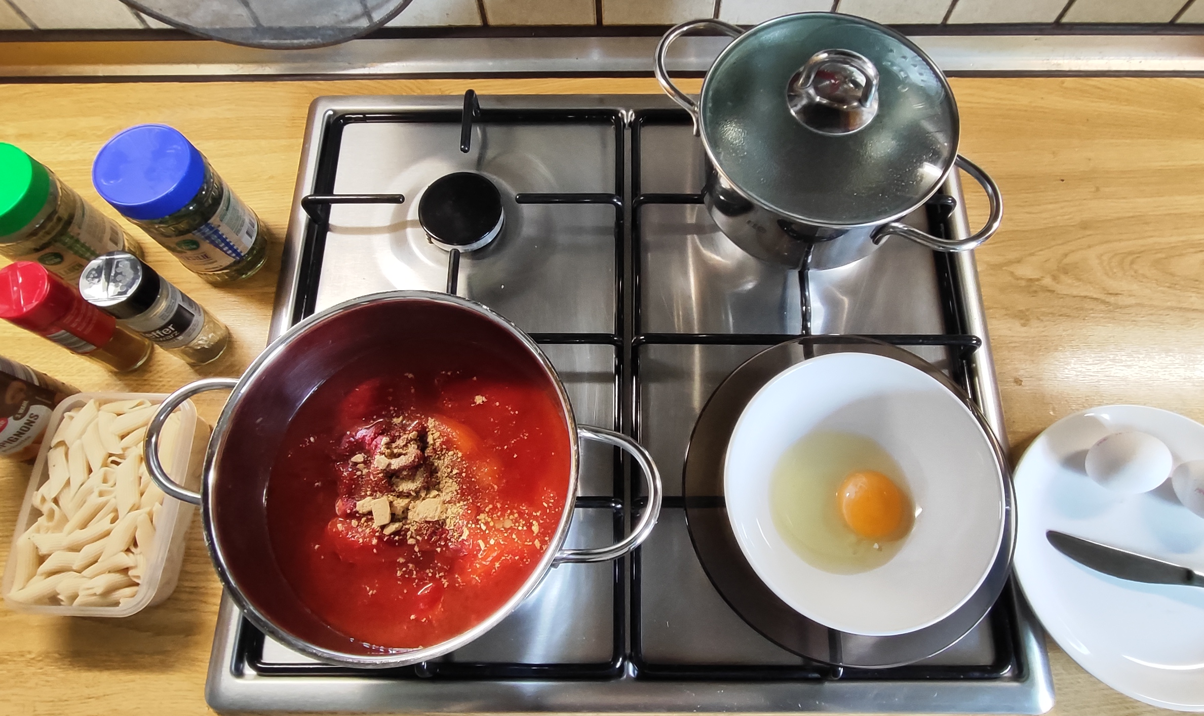 Verlorenes Ei in Winter-Tomate