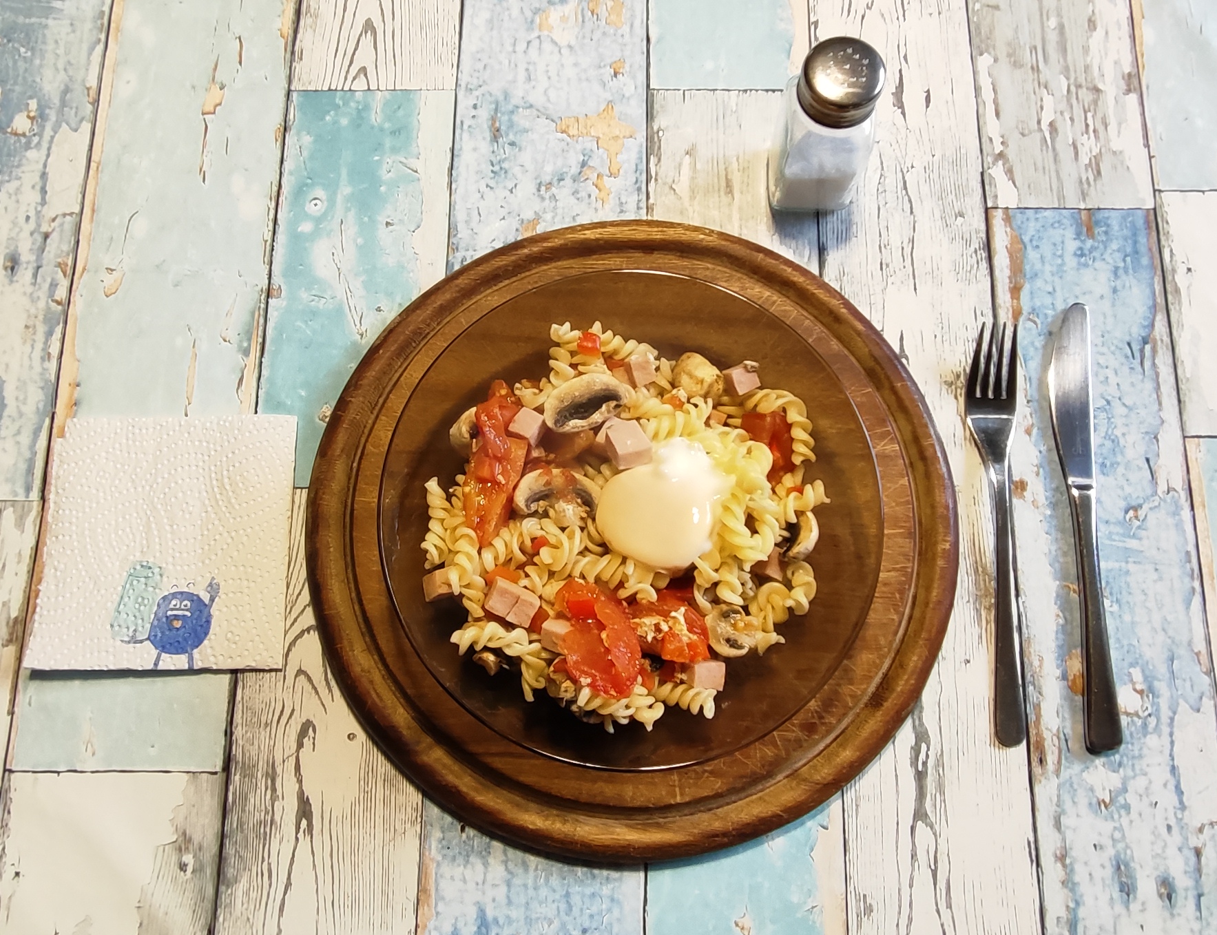 Fertige Fruchtige Nudelpfanne Bayrische-Art