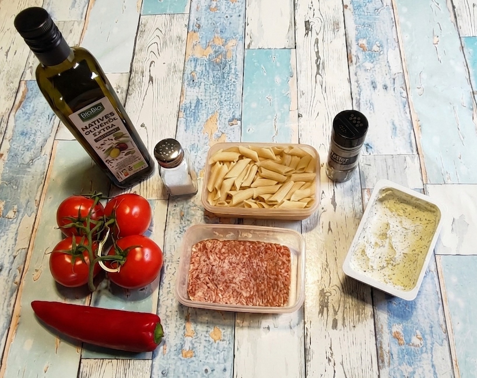 Zutaten für Tomatenschicht-Pfanne Provenzal-Art