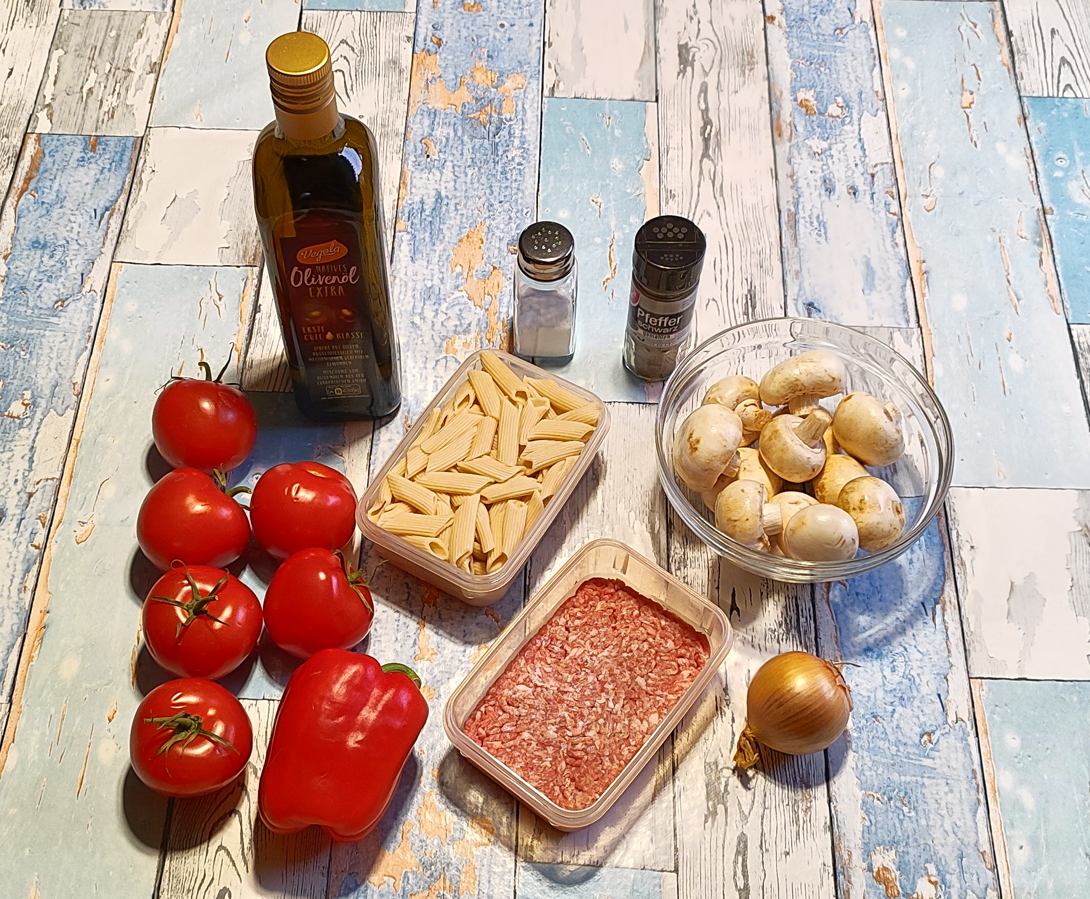 Zutaten für Tomatenschicht-Pfanne Rustikale-Art