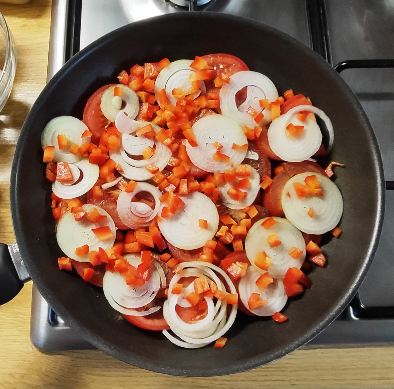 Paprika hinzugeben